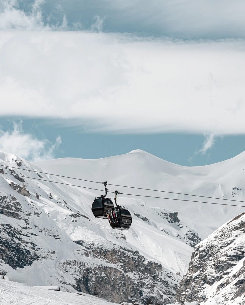 Close-up view of a cable car in the snowy Alps, Experimental Group